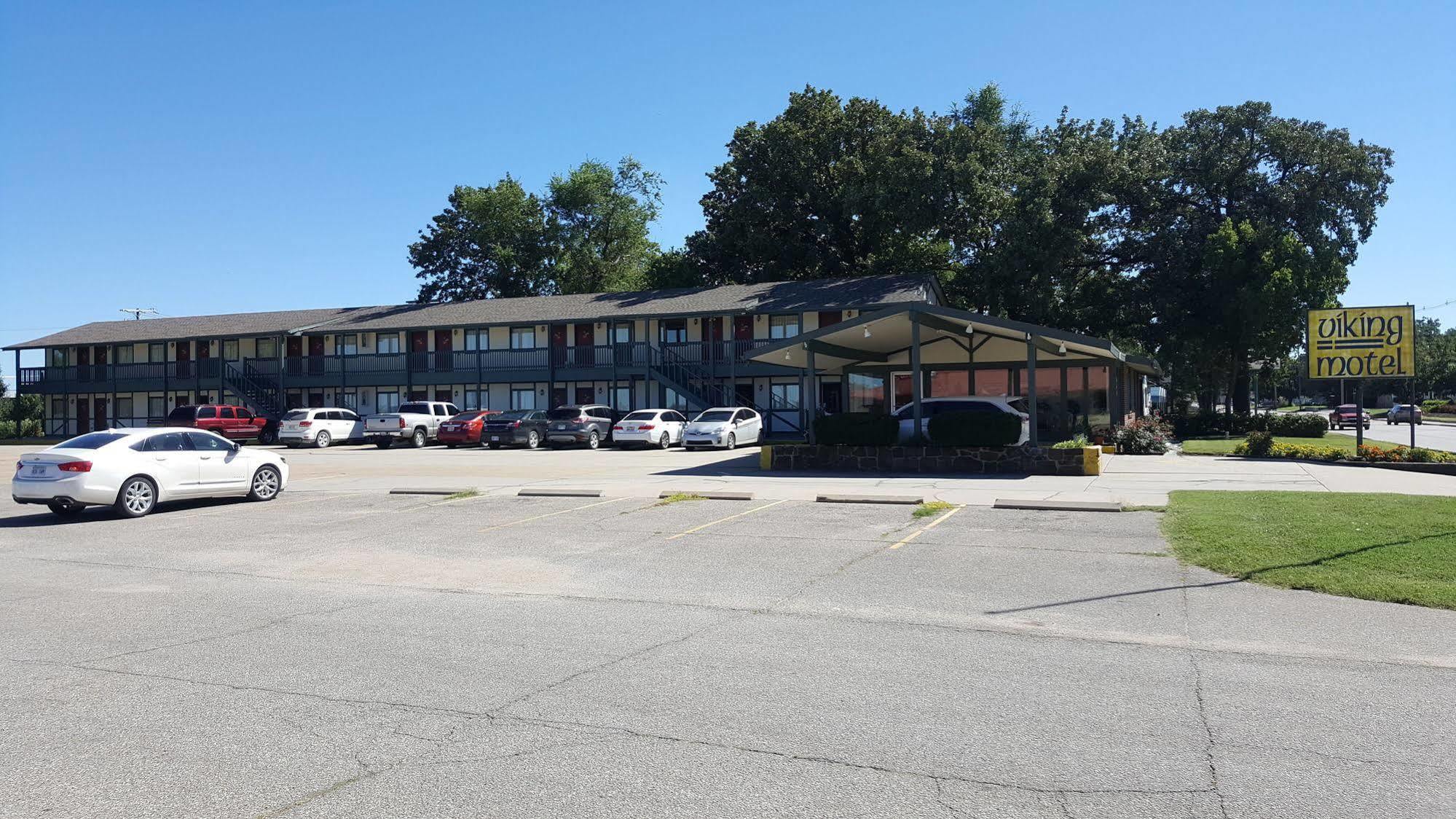 Viking Motel Lindsborg Extérieur photo