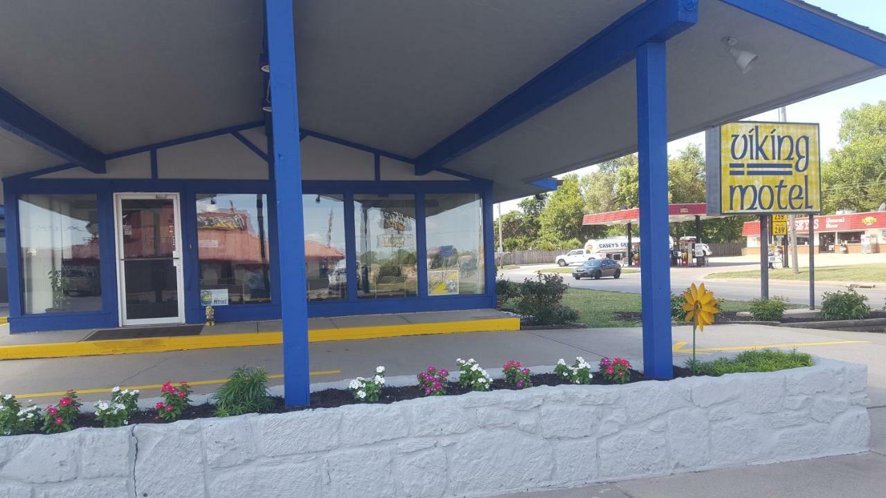 Viking Motel Lindsborg Extérieur photo